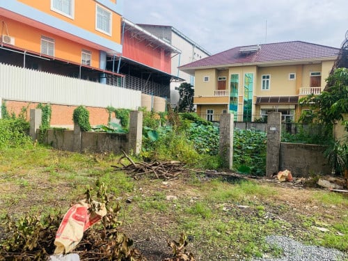 ដីលក់ក្រោយសាលា​New Gateway ក្រាំងធ្នង់​ សែនសុខ​ ភ្នំពេញ