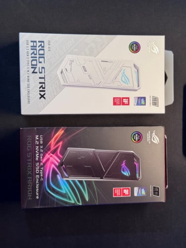 ប្រអប់​ M.2 ROG Strix Arion ដេីរលឿនញាក់សាច់