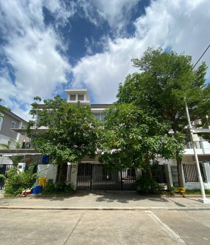វីឡាភ្លោះសម្រាប់ជួល | Villa Twin for Rent
