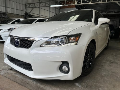 Car for sale Lexus CT200h Fsport full option new 96%