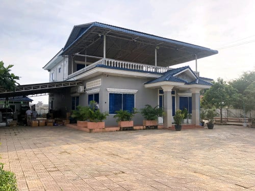 ផ្ទះ និងដី លក់បន្ទាន់ នៅចោមចៅ