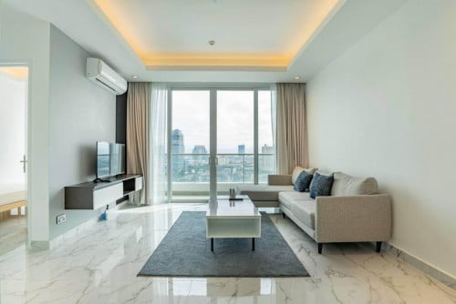 Spacious 2 Bedrooms Condo for Rent in J Tower 2 BKK1 with Gym and Pool