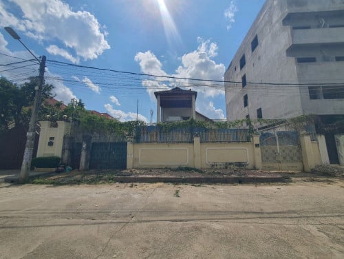 ដីលក់ 18x25 នៅទួលគោក