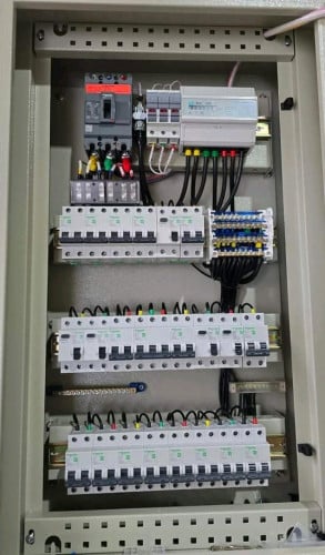 ទូចែកចាយភ្លើង និង ដំឡើង ប្រព័ន្ធ solar energy