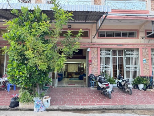 ផ្ទះល្វែងសំរាប់លក់​ ម្ចាស់ផ្ទាល់