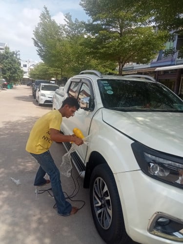 កញ្ញានា ប៉ូលារថយន្ដ ដល់ទីកន្លែង