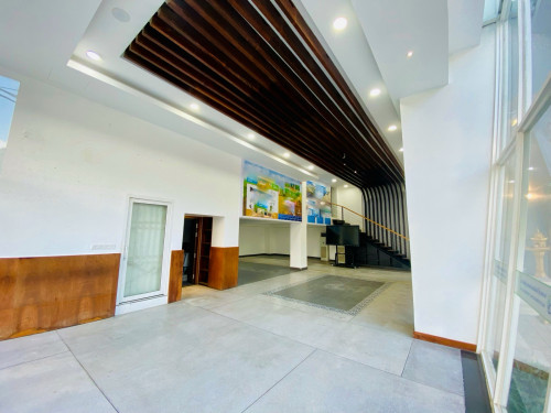 ហាងកែងជួលនៅបឹងកេងកេង១ Corner Shop or Commercial Space For Rent in BKK1