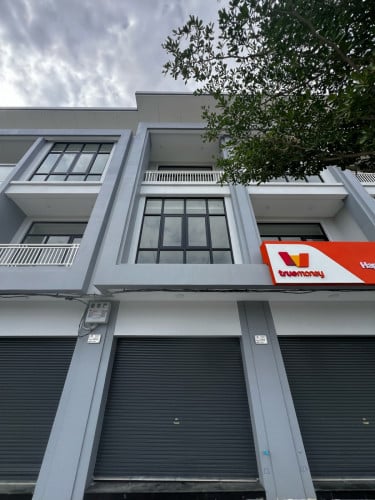 ផ្ទះអជីវកម្ម ៣សម្រាប់លក់