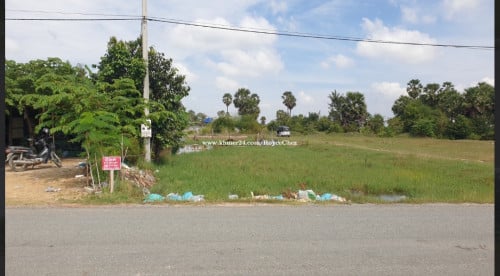 ដីជាប់ថ្នល់កៅស៊ូរដ្ឋ30ម៉ែត្រ