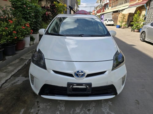 Prius 2011 Option4 បង់រំលស់ជាមួយឃ្លាំងផ្ទាល់