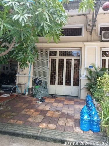 ផ្ទះលក់ មានចំណូលស្រាប់