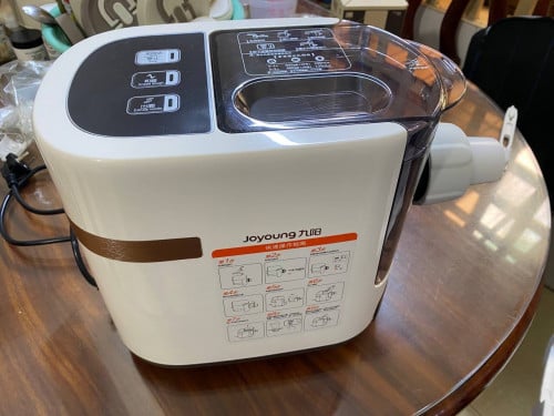 ម៉ាស៊ីនធ្វើមី និងកិនជាសសៃមី