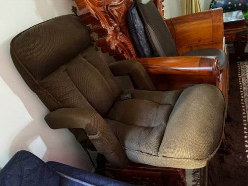 កៅអី ម៉ាស្សា ១ទឹក មកពីជប៉ុន នៅស្អាត ៩០% លក់