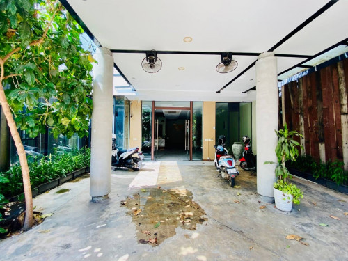 Nice Shop For Rent In BKK1 $3300 Per Month