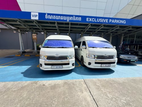 Toyota Hiace 2018 spec Arab for rent