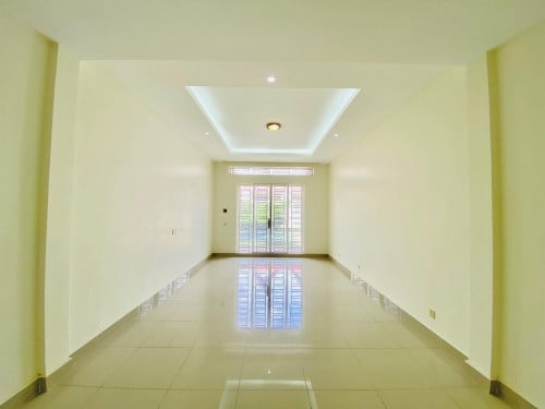 🏘 ផ្ទះល្វែង ក្នុងបុរី ហាយលែន 371 ត្រូវការលក់បន្ទាន់ខ្លាំង