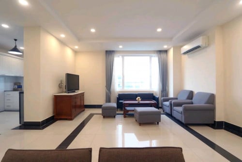 3BEDROOM APARTMENT FOR RENT BKK1