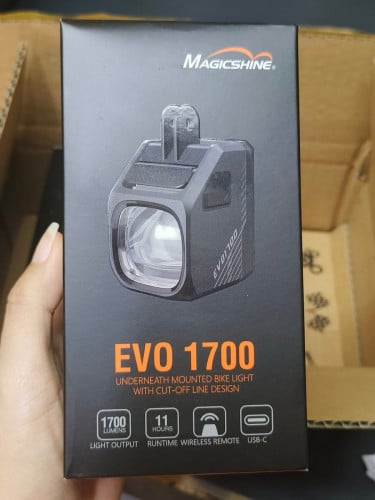 ភ្លើងកង់មុខ EVO 1700
