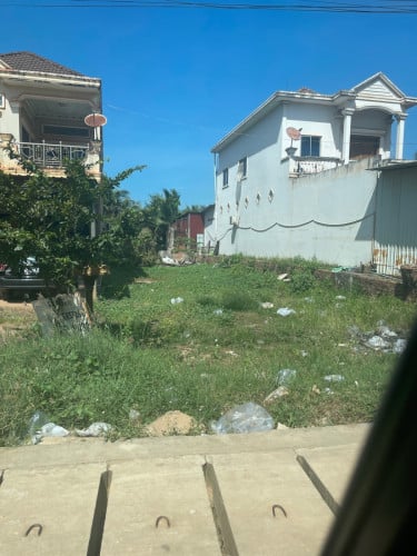 ដី​លក់ប្លង់រឹង​នៅ​លេី​ផ្លូវ​ជាតិ​លេខ​៣១​ទល់​មុខ​ផ្សារ​ត្រាំសរសរ