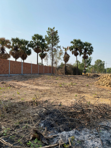 ដីជួលធូរថ្លៃនៅក្បែព្រែកតាហោ​ ជិតផ្សារបែកចាន​ ក្នុងភូមិព្រៃពពេល​​ ស្រុក​អង្គស្នួល​ ខេត្ត​កណ្តាល​