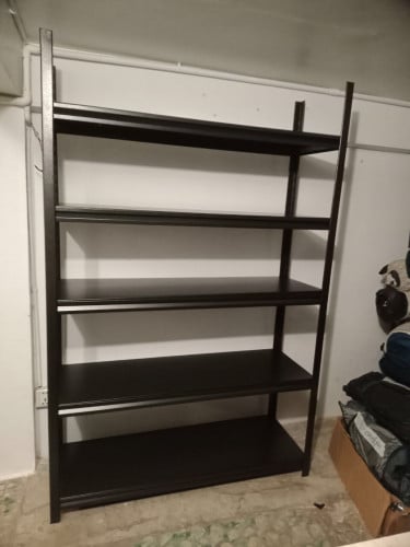 ធ្នេីដែក​