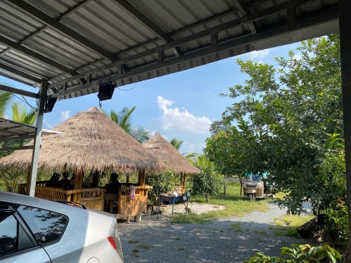 សេងហាង នឹងផ្ទះលំហែ