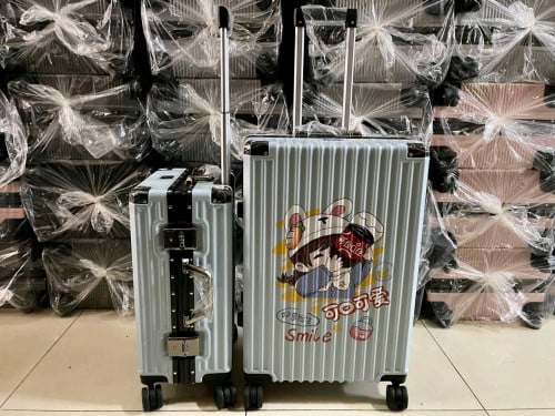 វ៉ាលីសោកឹប