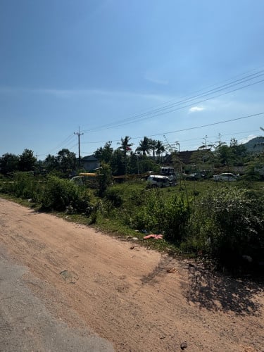 ដីនៅស្រុកព្រៃនប់ ជាប់ផ្លូវជាតិលេខ4