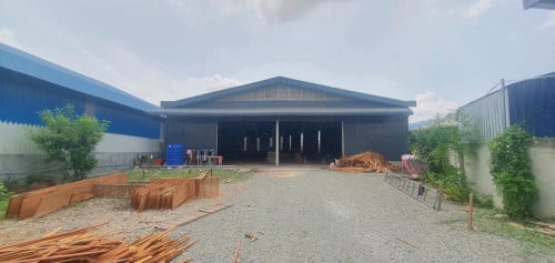 ដីឃ្លាំងលក់ តម្លៃក្រោមទីផ្សារ ជិតបុរីសន្តិភាព២