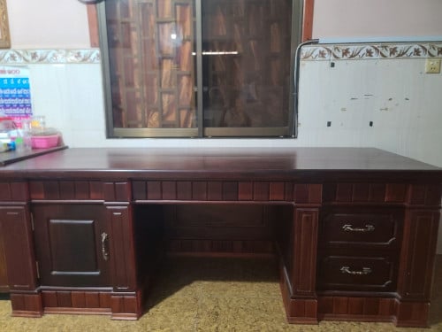 តុប្រធាន