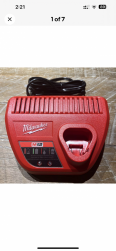 ឆ្នាំសាក ថ្ម ថ្មីសុទ្ធ កំរិត 12 volt ម៉ាក Milwaukee  ប្រេន របស់ អាមេរិក