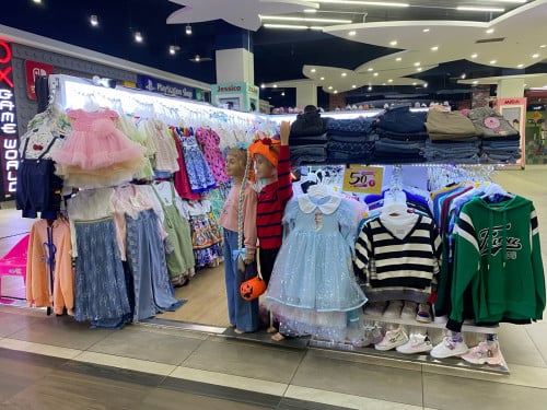 សេងខោអាវក្មេងថ្មីខាត70%