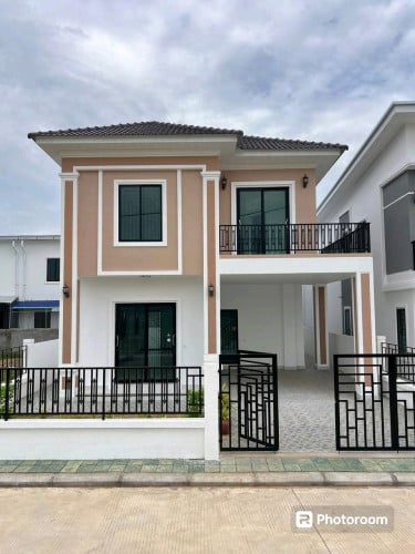 វីឡាទោលប្រណិត