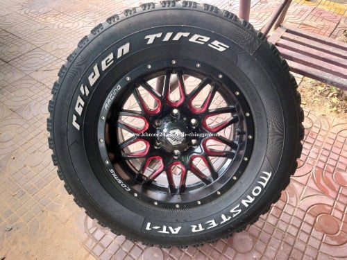 យ៉ាន់ Ford ៦ តាកេ មាន៤គ្រាប់