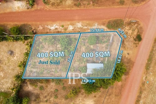 ដីលក់​ /Land for Sale​ 20x20m នៅលេីផ្លូវធំ​ 22ម៉ែត្រ​ (ដីកែង)​ ជិតបុរីព្រីមៀ​អង្គរ​
