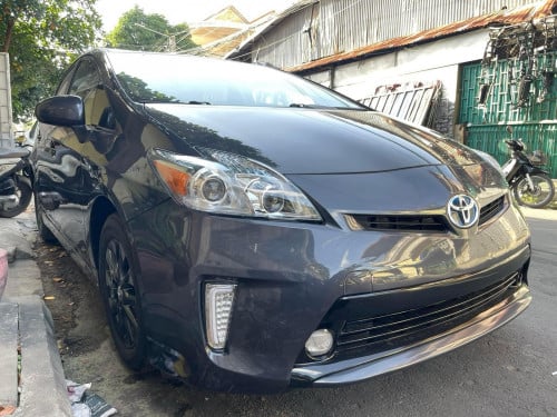 ឡានសំរាប់លក់ toyota Prius option2 ឆ្នាំ2011 ឡានមូល