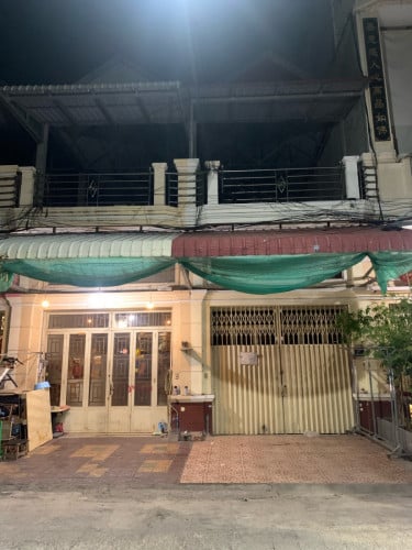 ផ្ទះលក់៤ម៉ែត្រx១៦ម៉ែត្រ​ នឹង​ ៨.២ម៉ែត្រx១៦ម៉ែត្រ