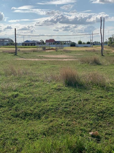 ដីឡូតិ៍ក្នុងភូមិលក់បន្ទាន់