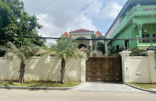 វីឡាសម្រាប់ជួល នៅទួលទំពូង / VILLA FOR RENT Near Russian Market area