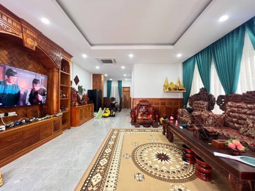 វីឡាភ្លោះលក់បន្ទាន់ នៅបុរី អ័រគីដេ ពោធិ៍ចិនតុង