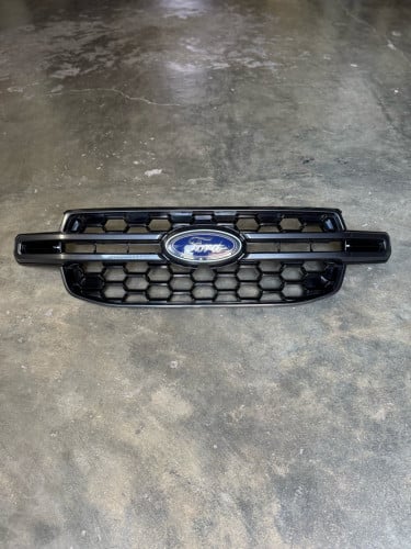 ប៉ាណាមុខ Ford Wildtrak 2024 Original ដោះពីឡាន99%ថ្មី