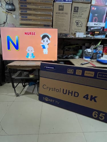 លក់ TV 65inch Crystal UHD 4k 490$ warranty 1y