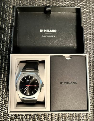 D1 Milano automatic silver new 99% full box