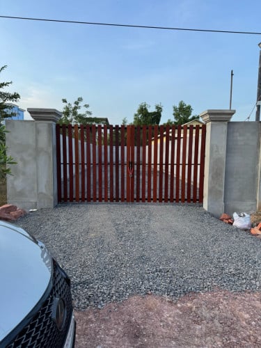 ដីលំហែលក់ ផ្លូវទឹកឈូ ក្រុងកំពត