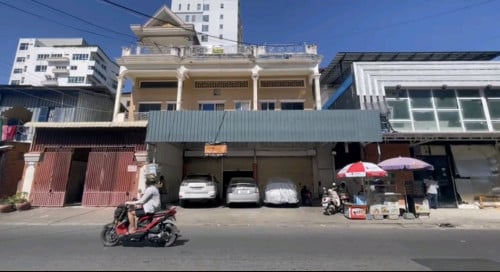 Shop house 2flat near olympic