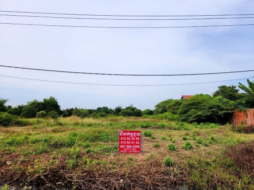 លក់ឡៃឡុងខាតដើម ដីលក់ផ្លូវកែង ស្ថិតនៅលើផ្លូវធំ