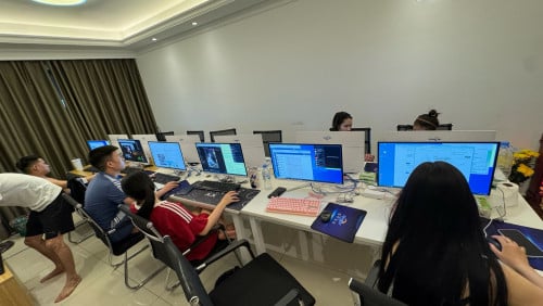 បោះដុំAll In One 24” 69$ថ្មីធានា1ឆ្នាំ មួយទឹកធានា1ខែ