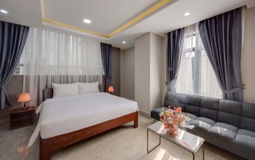 ✨Modern 1-Bedroom Apartment for Rent in BKK3 | Pool, Gym, Sauna