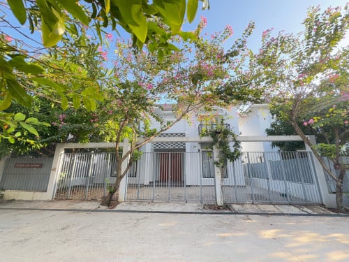 វីឡាទោល សម្រាប់លក់ និងជួល