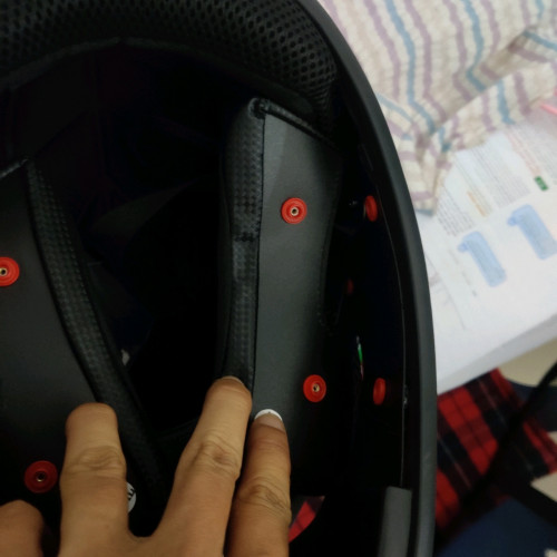 Dirt bike helmet (មួកសុវត្ថិភាព)